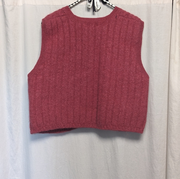 Tabi knit cropped vest - Picture 8 of 9